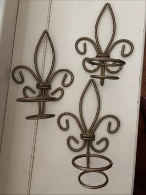 Metal Fleur-de-Lis Wall Hooks in Antique Bronze - Home Wall Decor